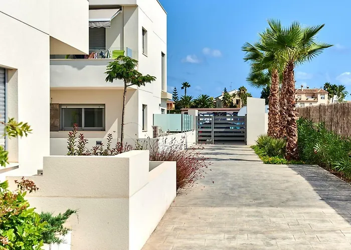 Апартаменты Orange Housing - Amalia 34 *